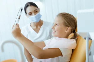 Μάθετε τα πάντα για τα οδοντικά εμφυτεύματα σε παιδιά - κατάλληλη ηλικία, διαδικασία, κόστος & συχνές ερωτήσεις. Ενημερωθείτε από ειδικούς οδοντιάτρους.