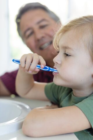 Πόση ώρα πρέπει να βουρτσίζω τα δόντια του παιδιού;